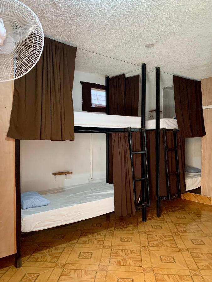Spanglish Hostel Valladolid  Extérieur photo