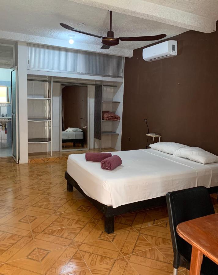 Spanglish Hostel Valladolid  Extérieur photo